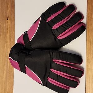 Rugged Wear Ladies Ski Gloves
